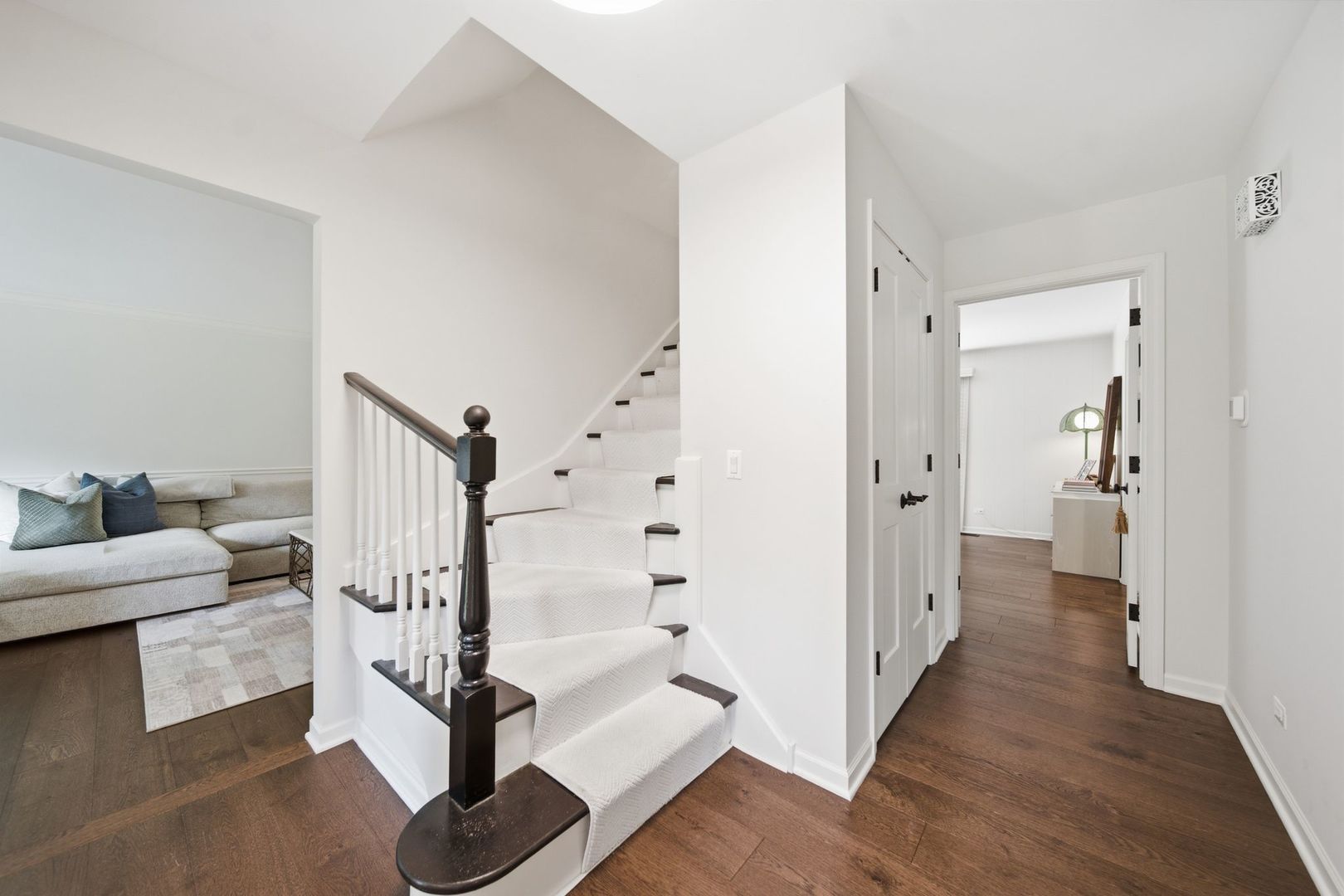 6807 Rhode Island Trail Property Photo 5