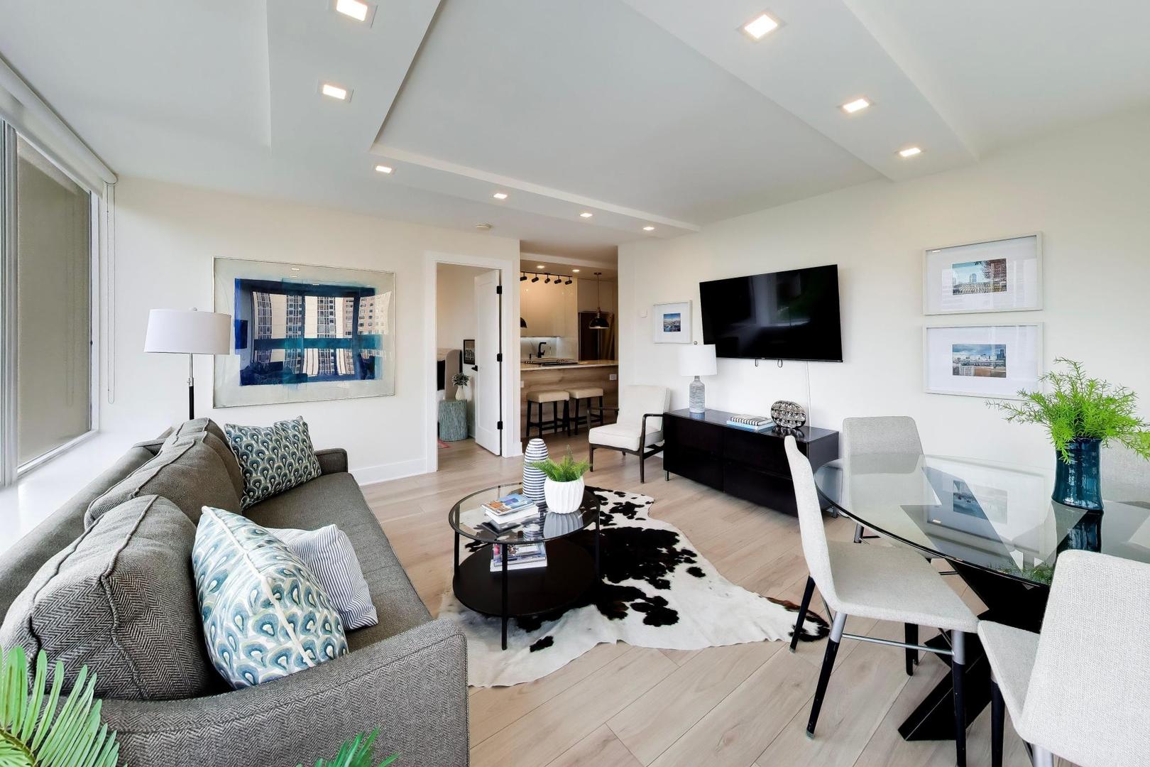 1355 N Sandburg Terrace 1002d Property Photo 7