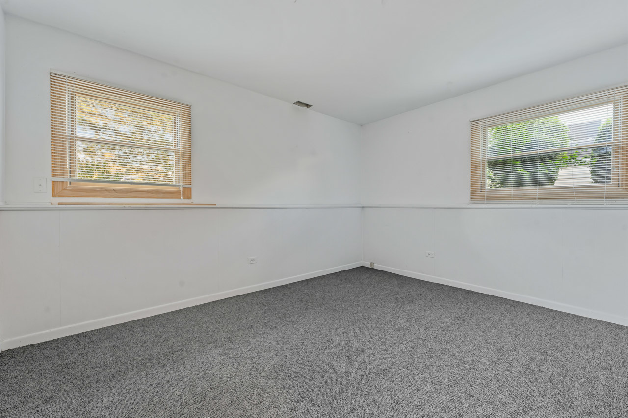 564 Gateshead S Property Photo 23
