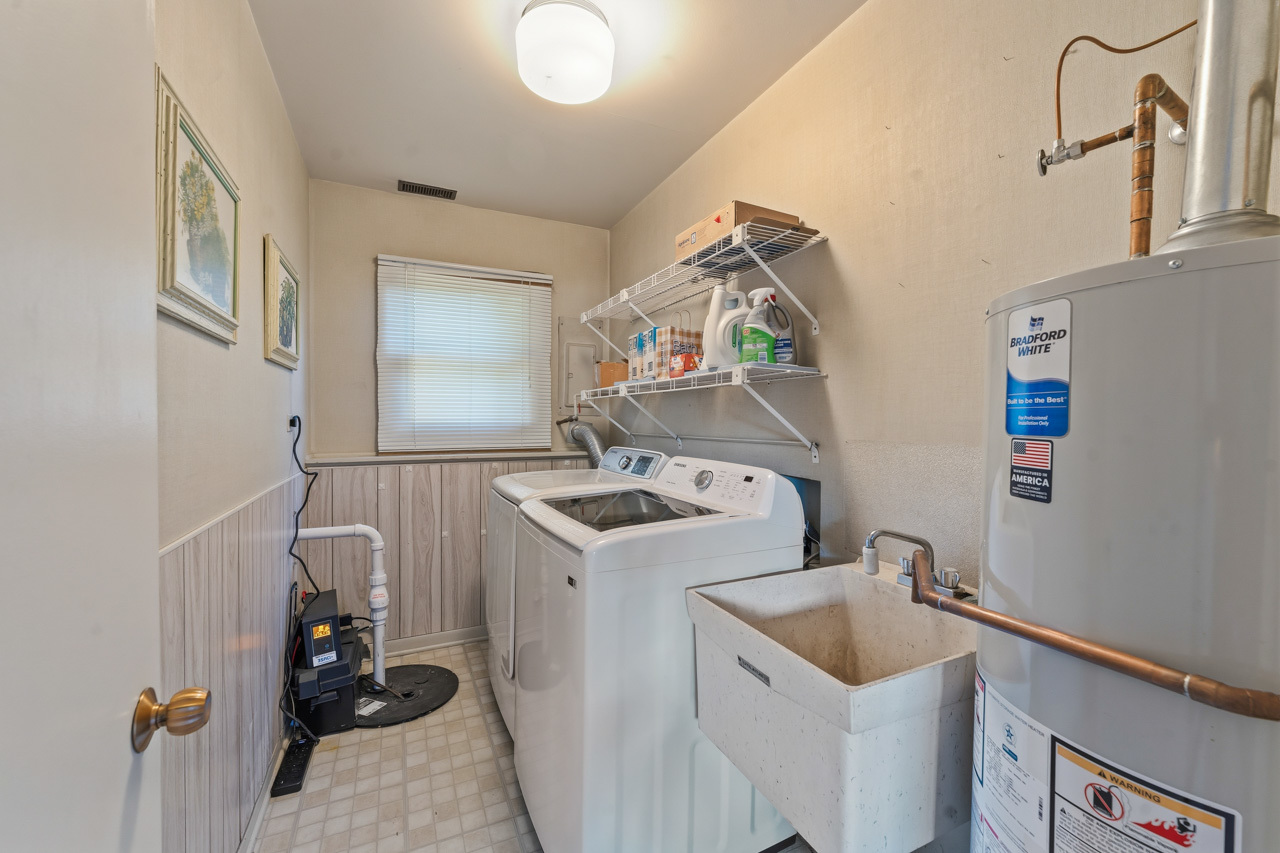 564 Gateshead S Property Photo 25