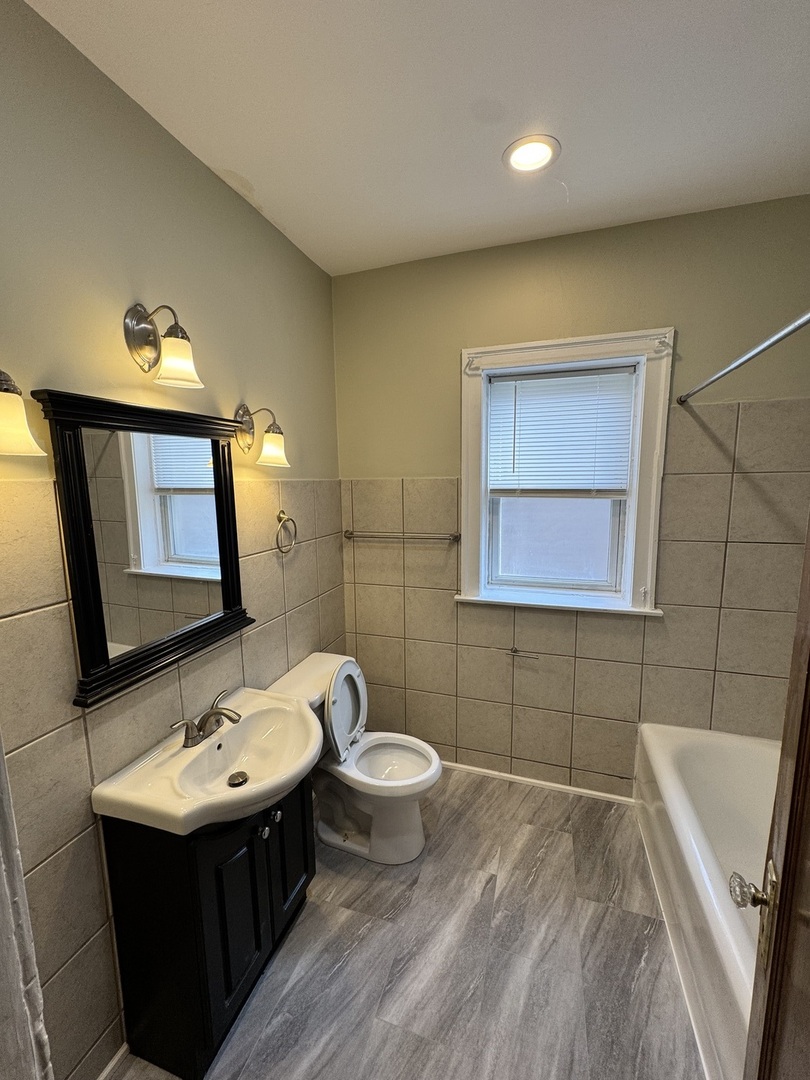 7634 S Phillips Avenue 3 Property Photo 10