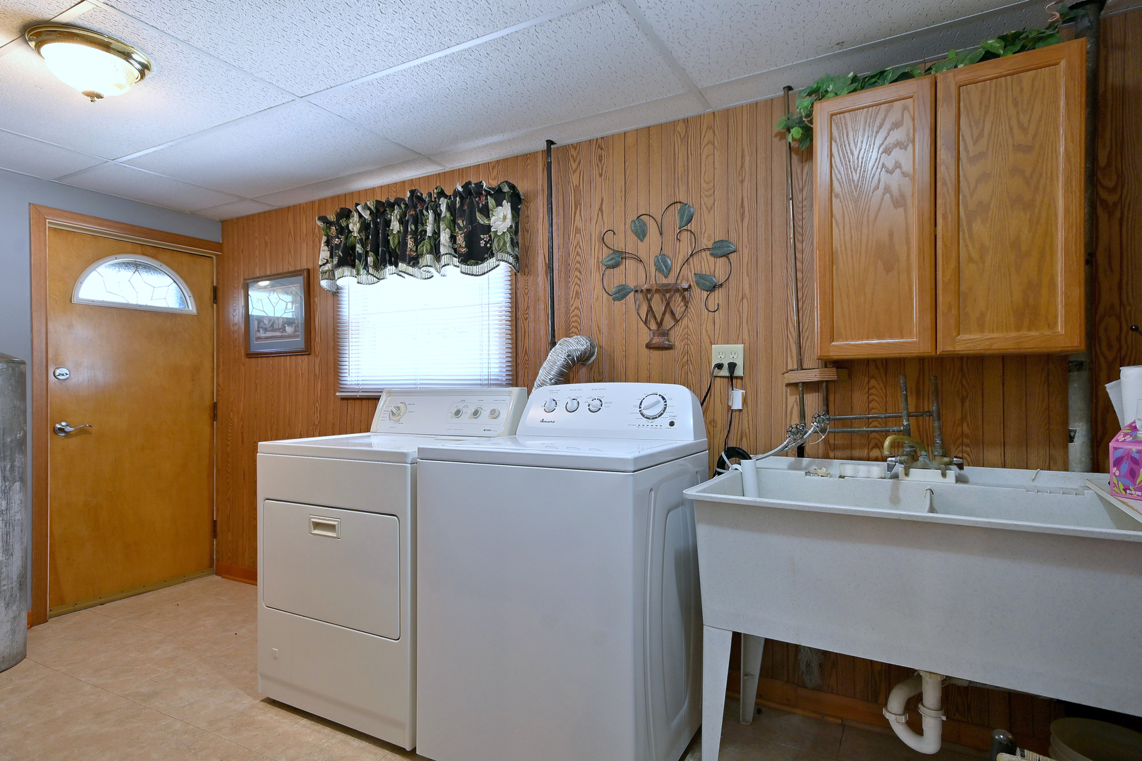1031 S Belmont Avenue Property Photo 27