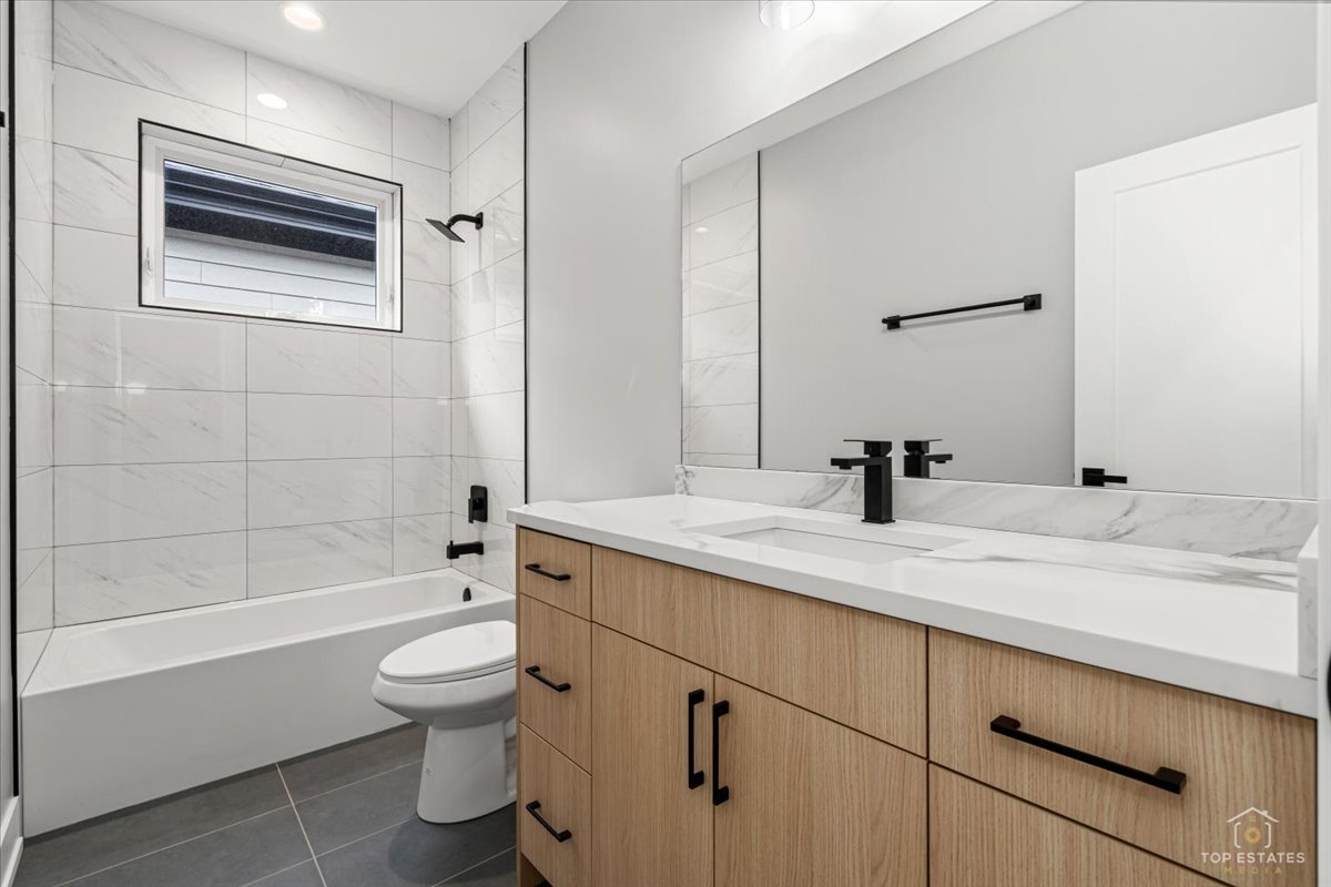 5330 S Mason Avenue Property Photo 15