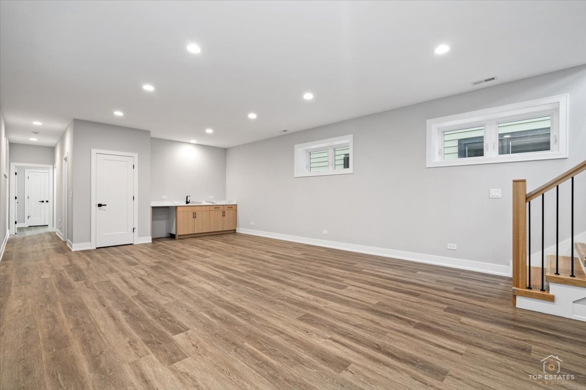5330 S Mason Avenue Property Photo 19