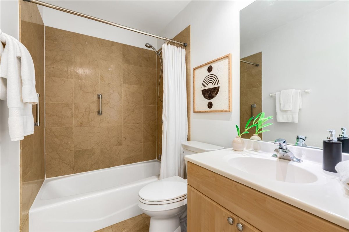 1925 N Sedgwick Street 1 Property Photo 14