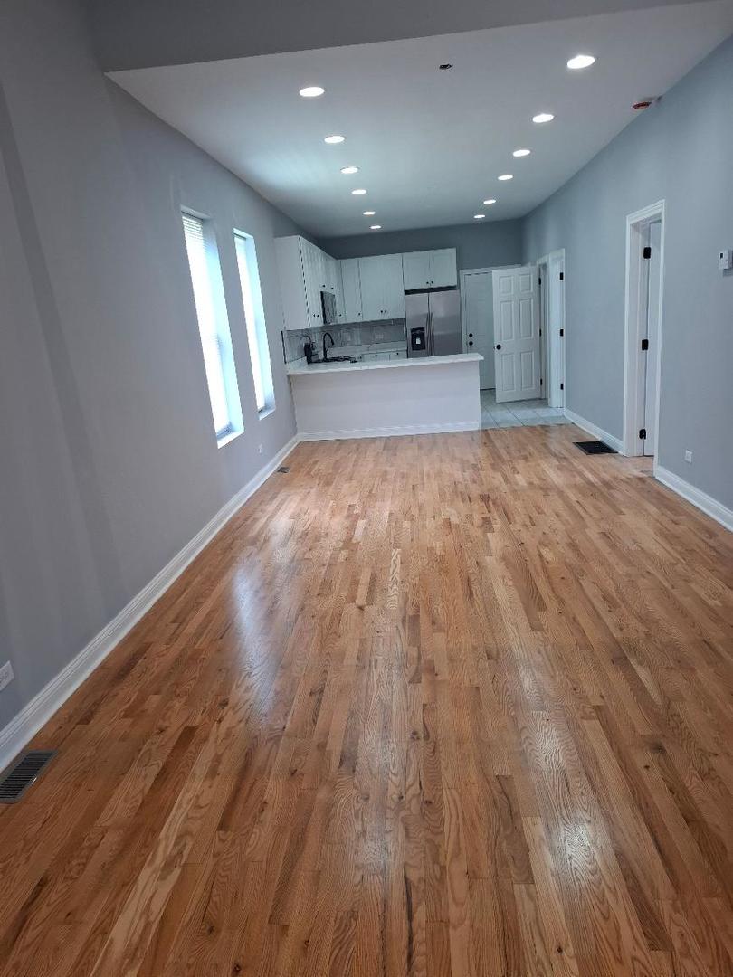 839 W 54th Street Property Photo 2