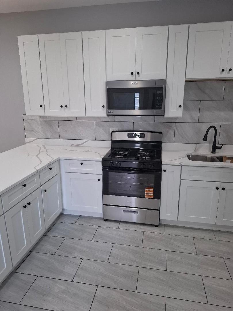 839 W 54th Street Property Photo 4