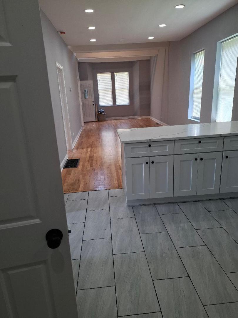 839 W 54th Street Property Photo 11