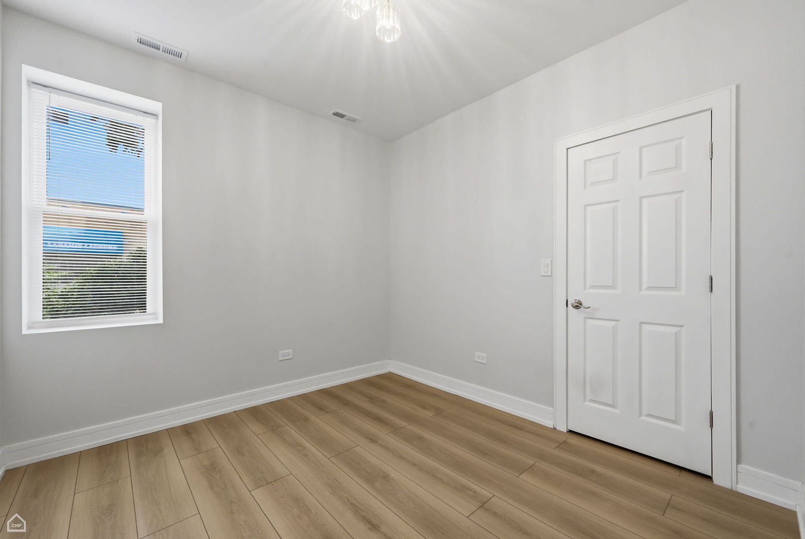 2301 S Laramie Avenue Property Photo 5