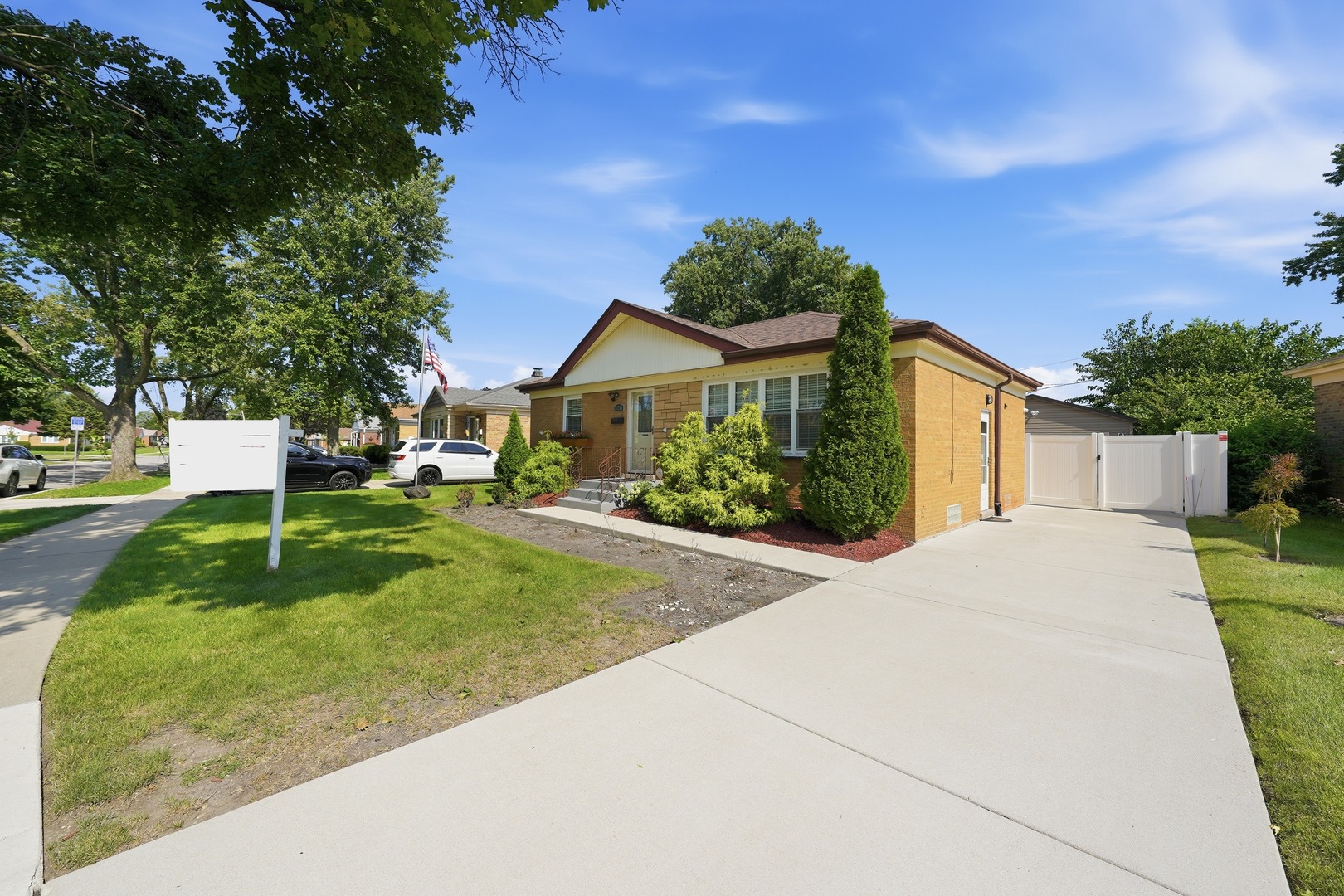 11201 Mandel Avenue Property Photo 2