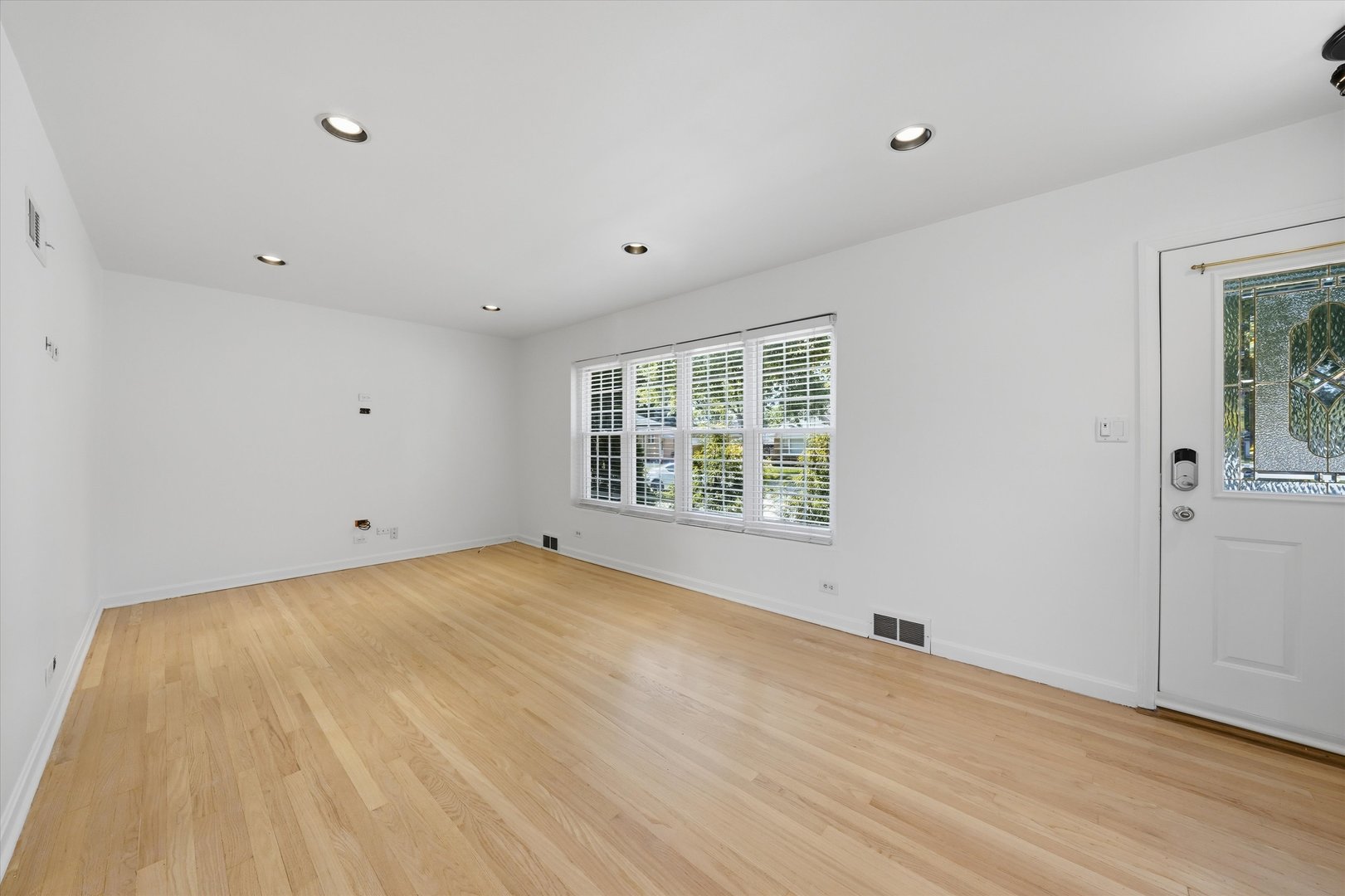 11201 Mandel Avenue Property Photo 3