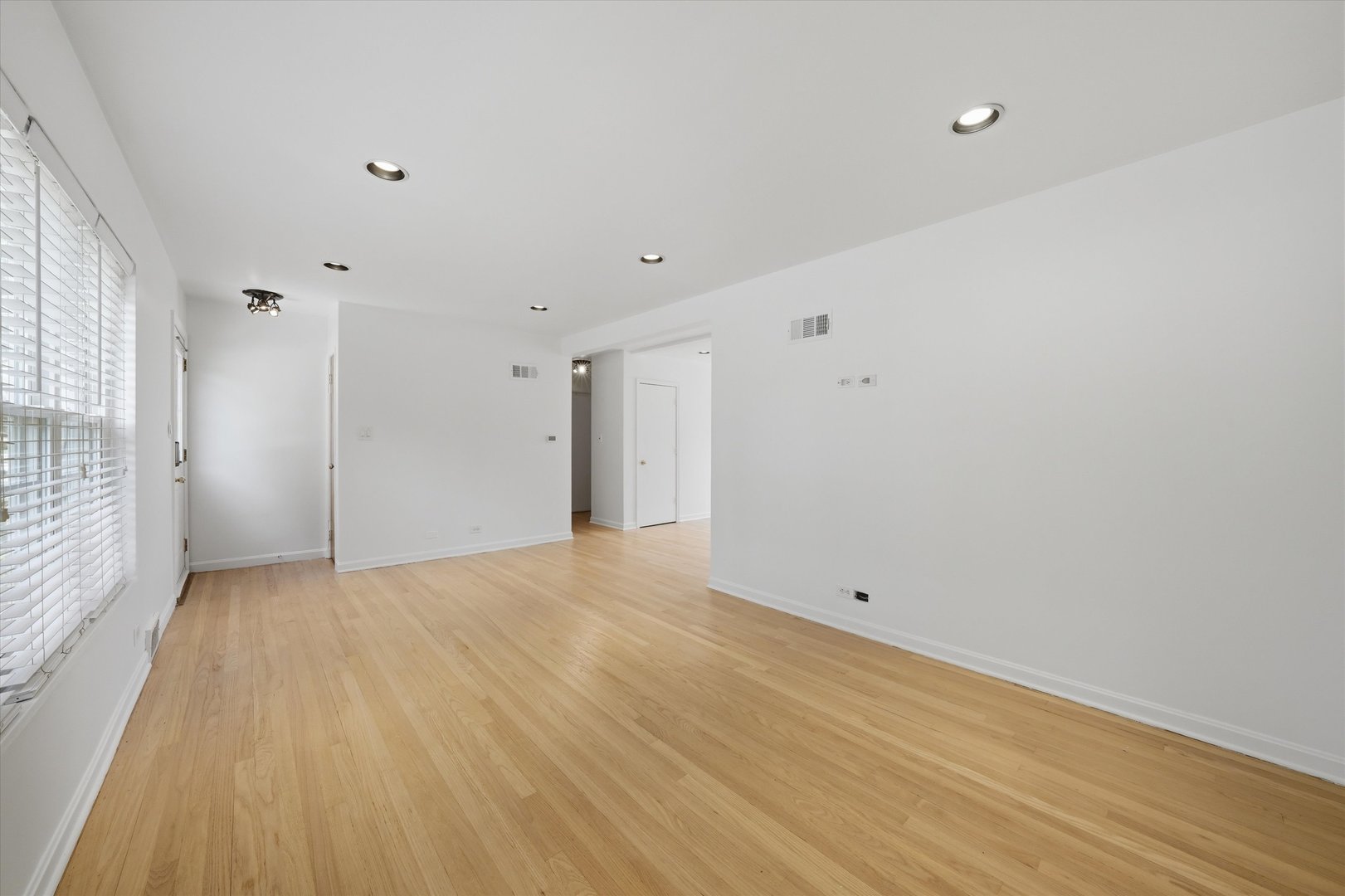11201 Mandel Avenue Property Photo 6