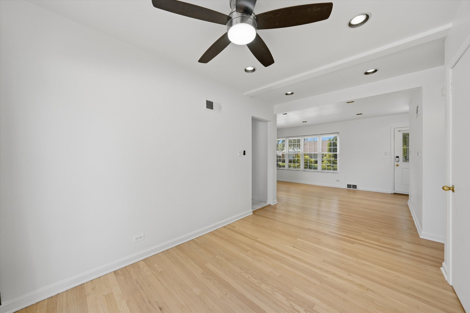 11201 Mandel Avenue Property Photo 8