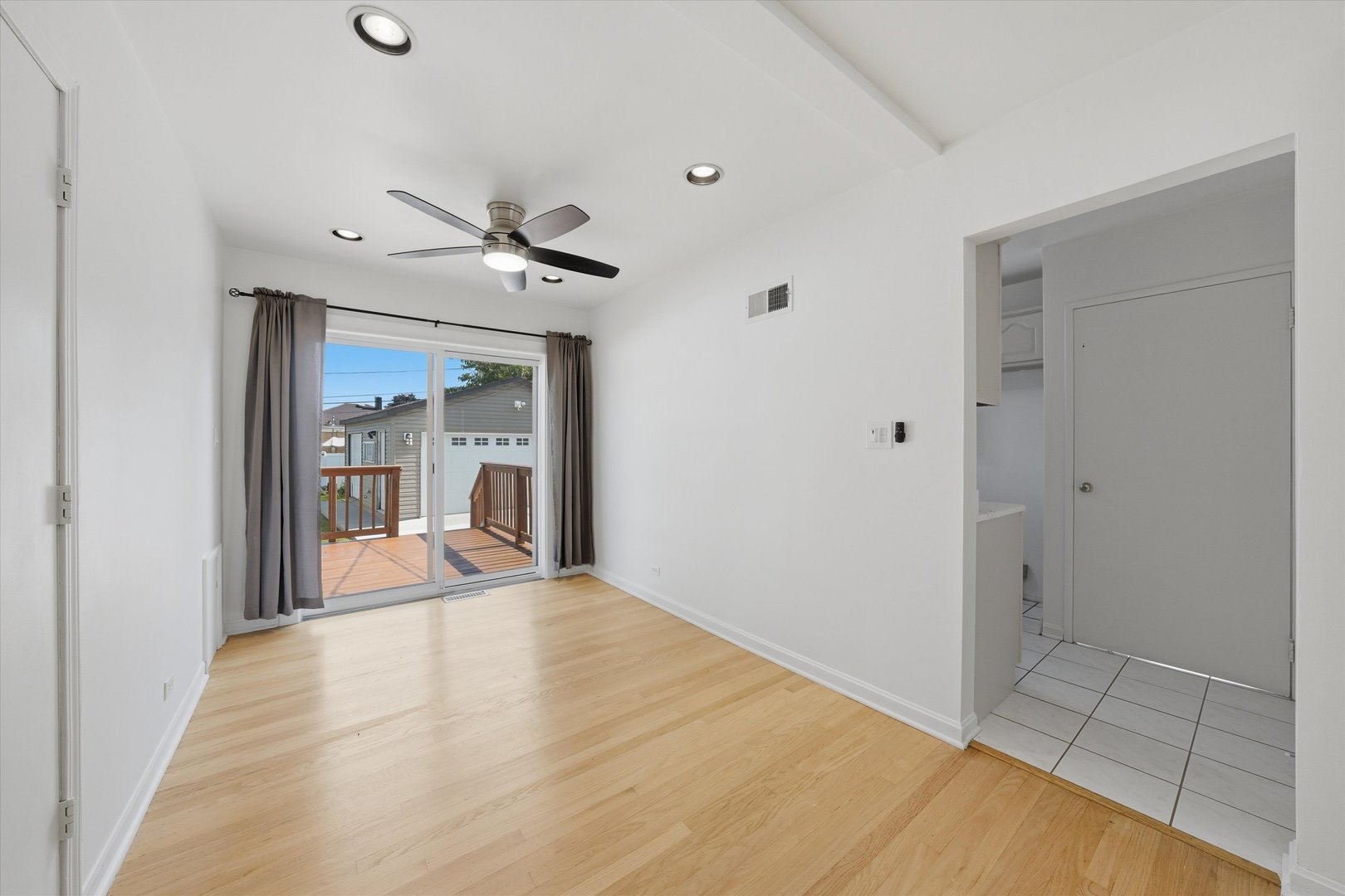 11201 Mandel Avenue Property Photo 9