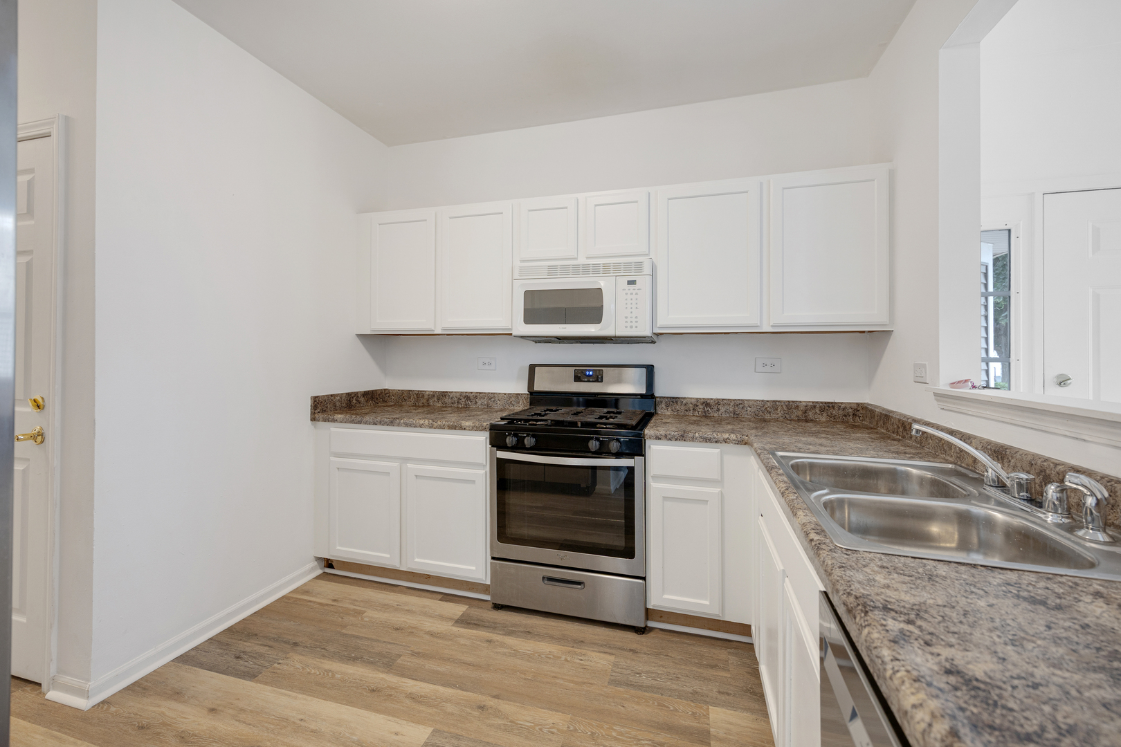 736 Woodewind Drive Property Photo 11