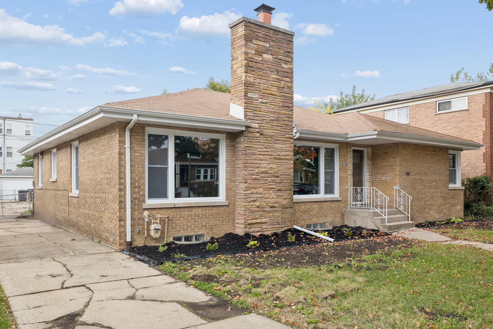 9716 S Prairie Avenue Property Photo 22