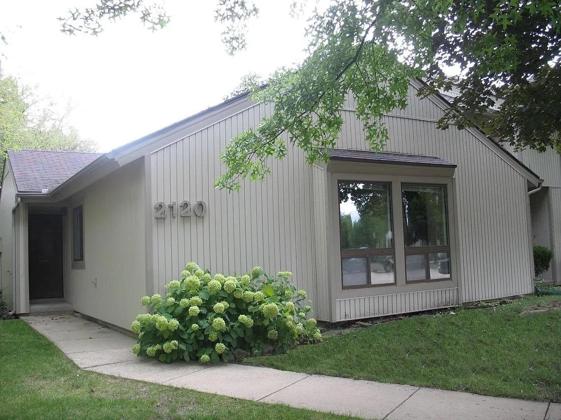 2120 Melrose Drive Property Photo 1