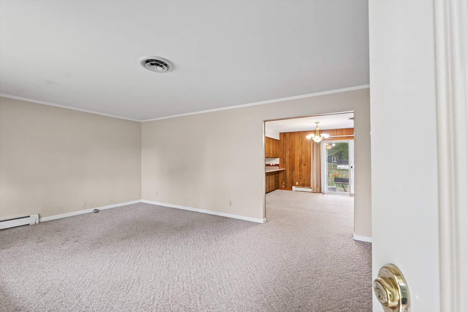 324 W Washington Street Property Photo 6