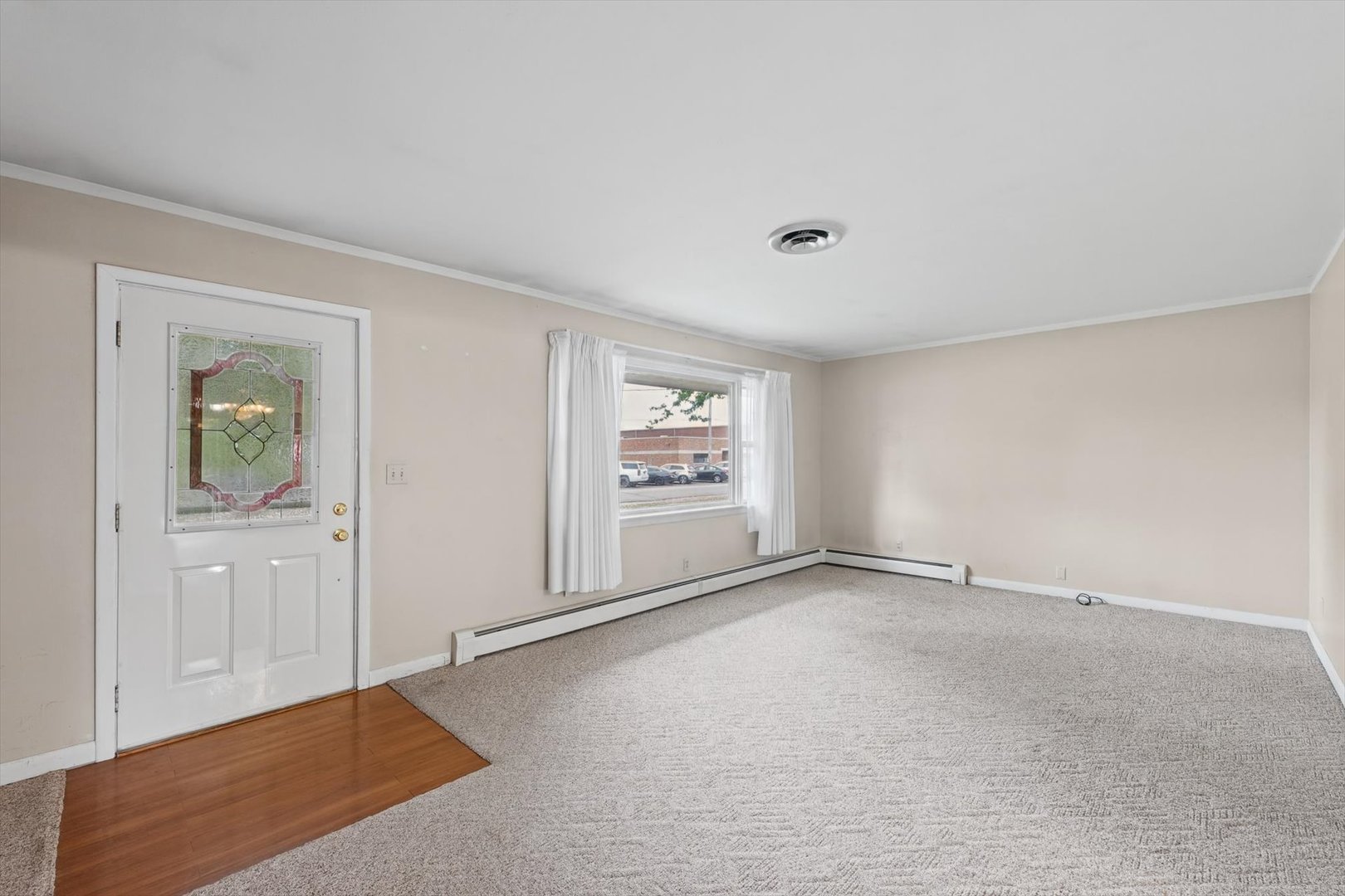 324 W Washington Street Property Photo 9