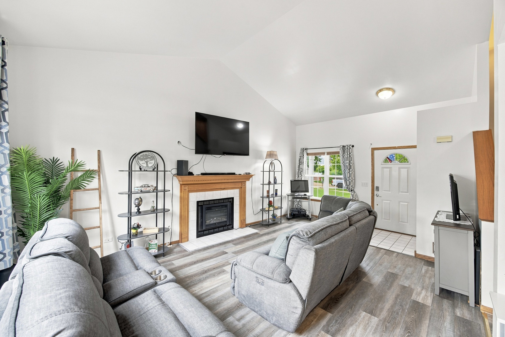 5712 Arbor Falls Court Property Photo 4