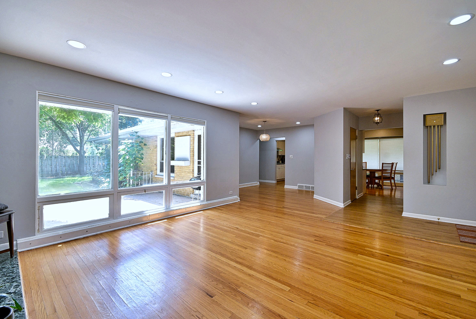 4915 Jerome Avenue Property Photo 6