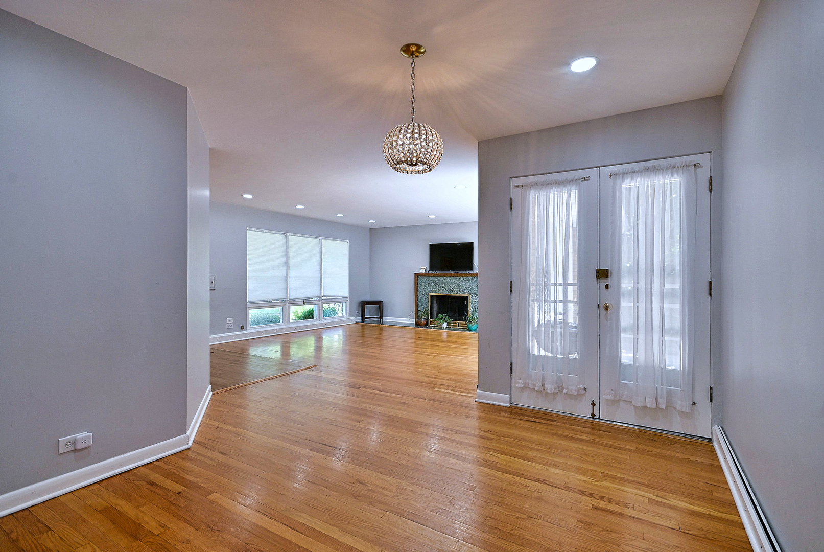 4915 Jerome Avenue Property Photo 10