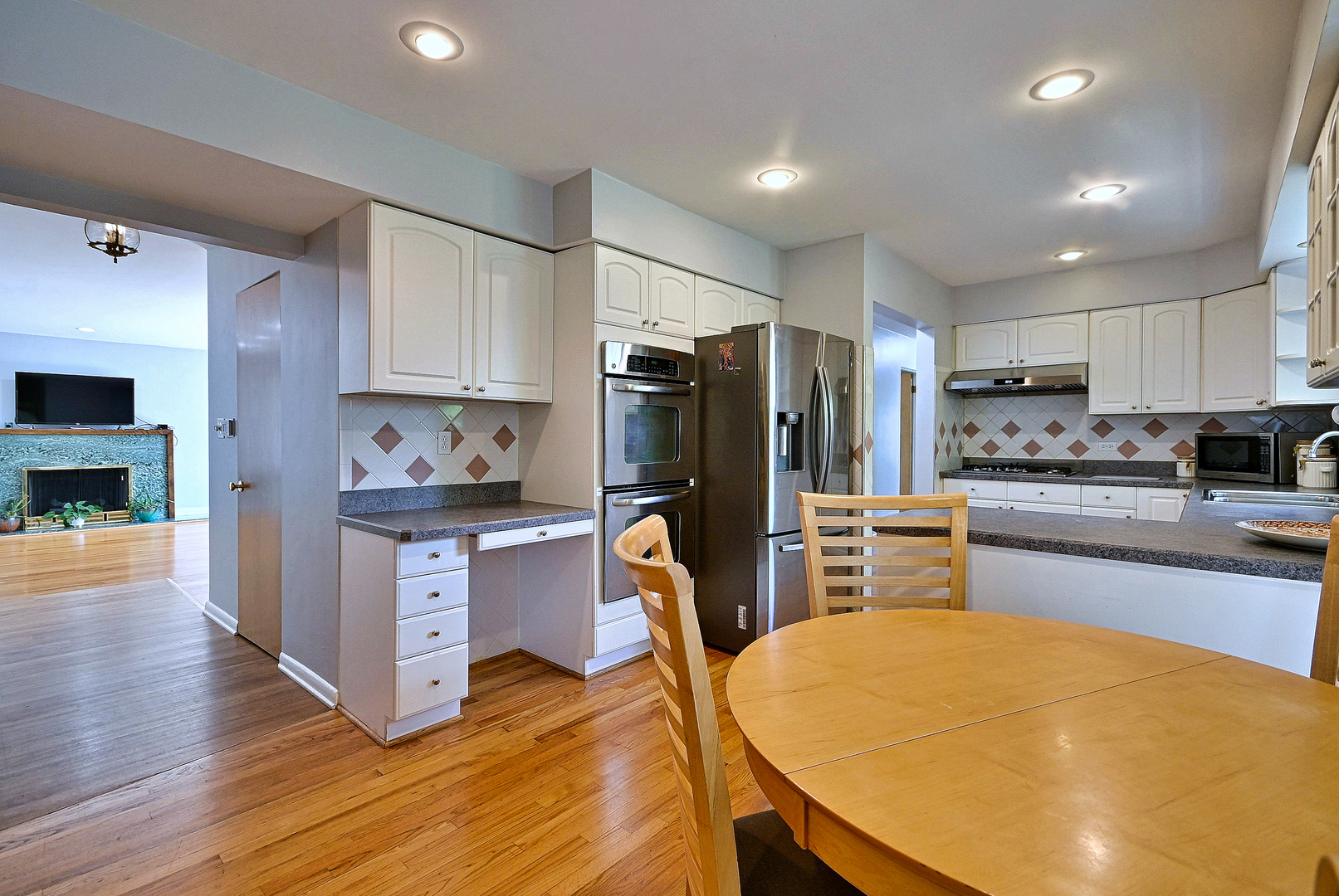 4915 Jerome Avenue Property Photo 16
