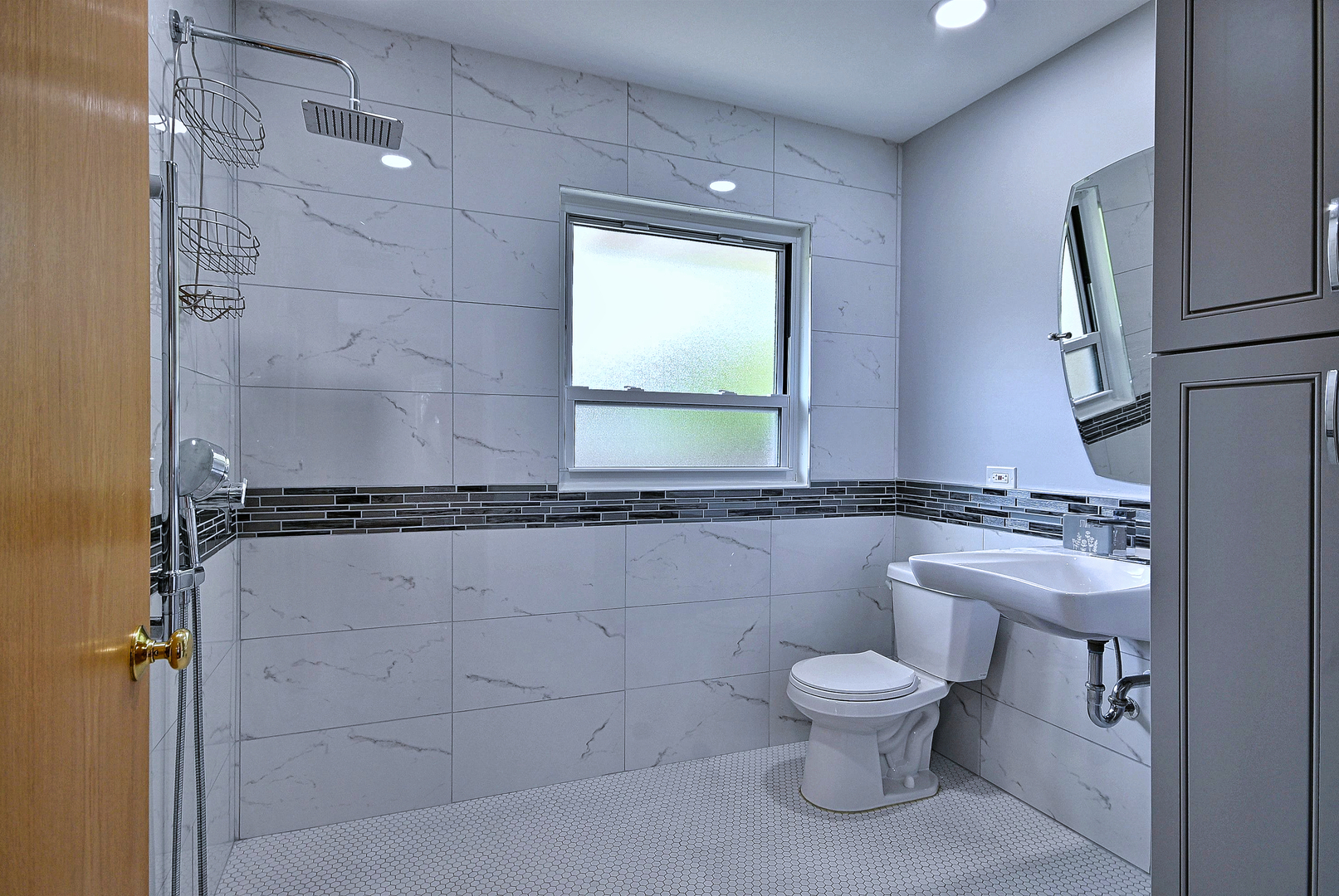4915 Jerome Avenue Property Photo 19