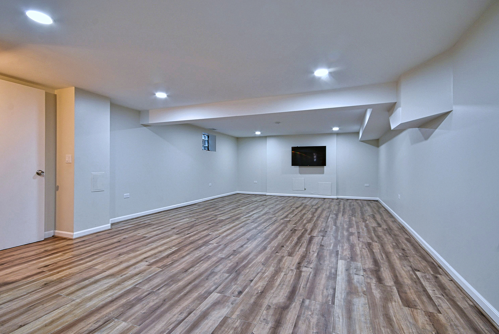 4915 Jerome Avenue Property Photo 25