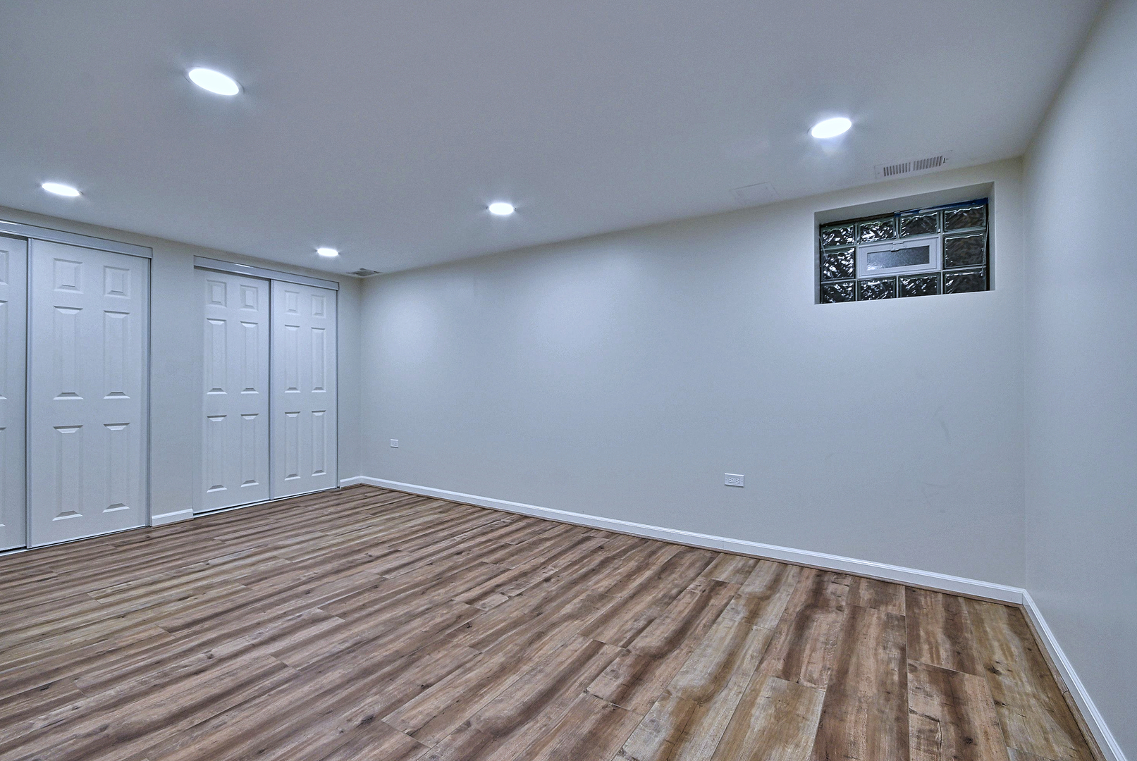 4915 Jerome Avenue Property Photo 28