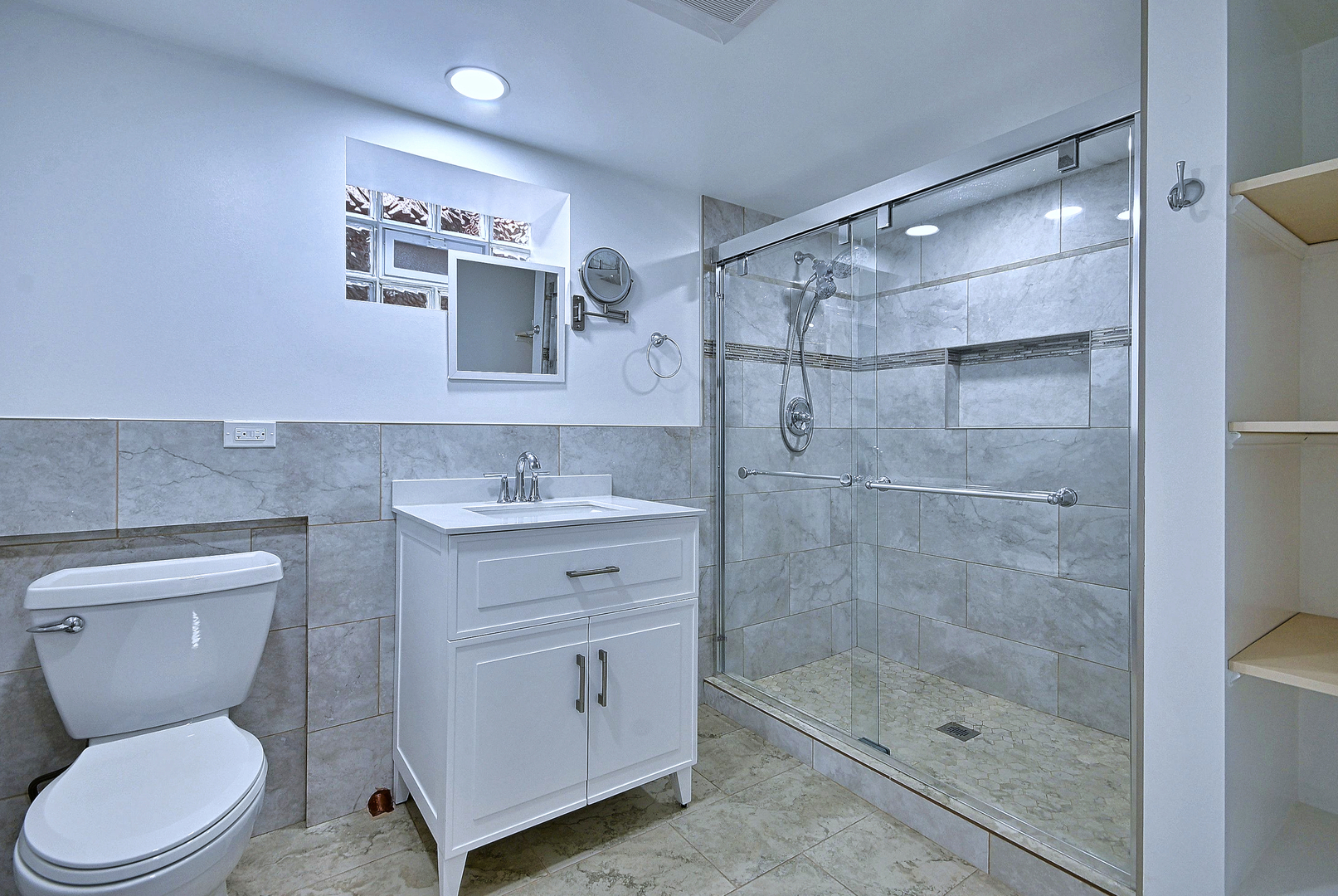 4915 Jerome Avenue Property Photo 29