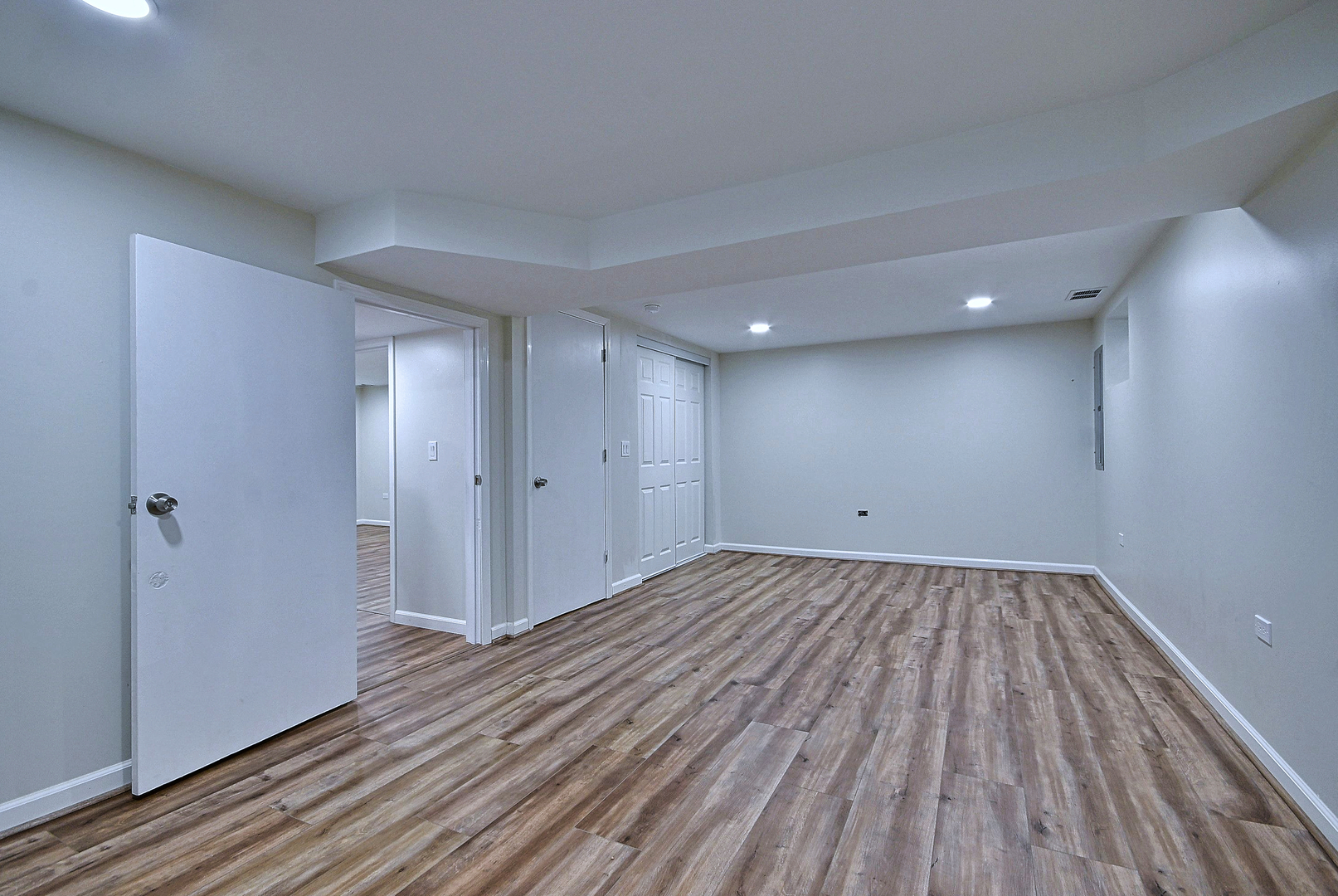 4915 Jerome Avenue Property Photo 30