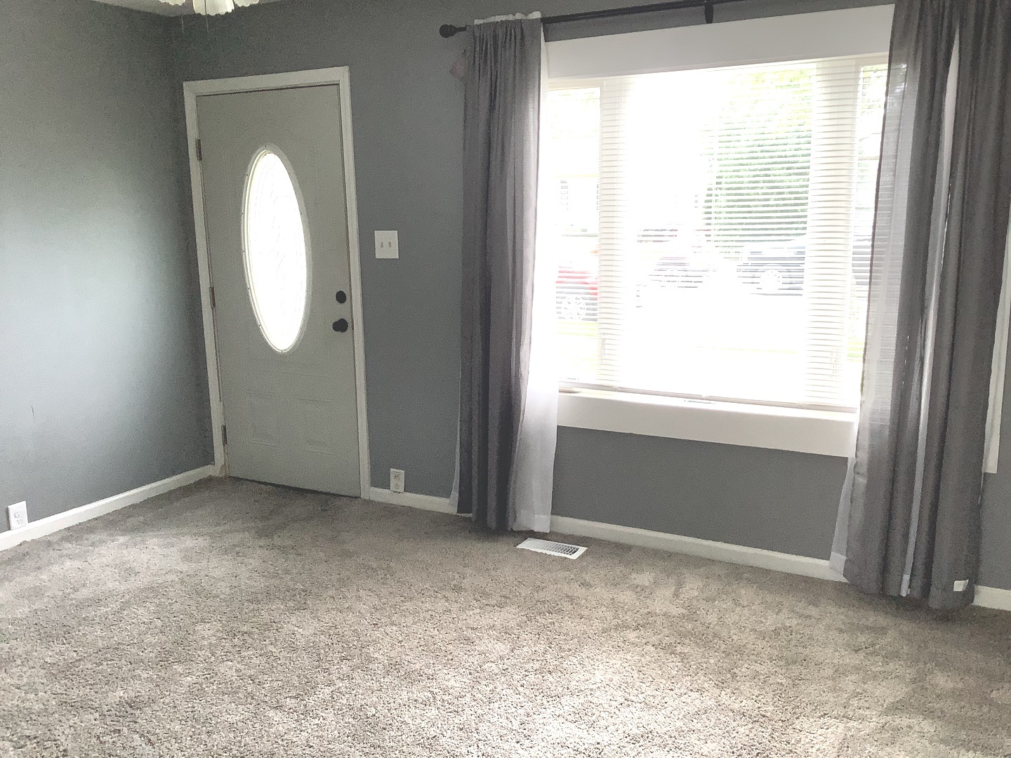 427 Kenyon Avenue Property Photo 10