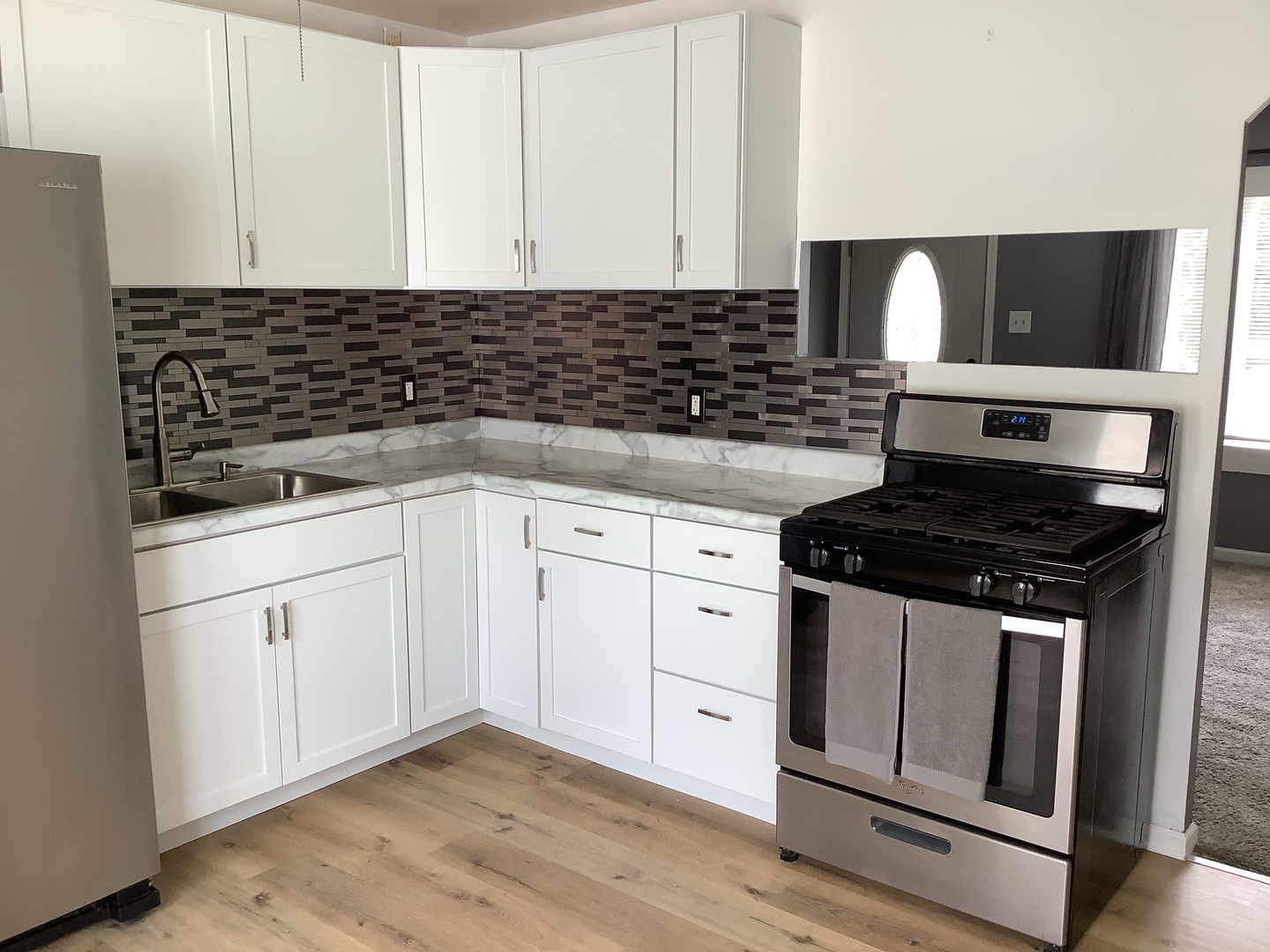 427 Kenyon Avenue Property Photo 14
