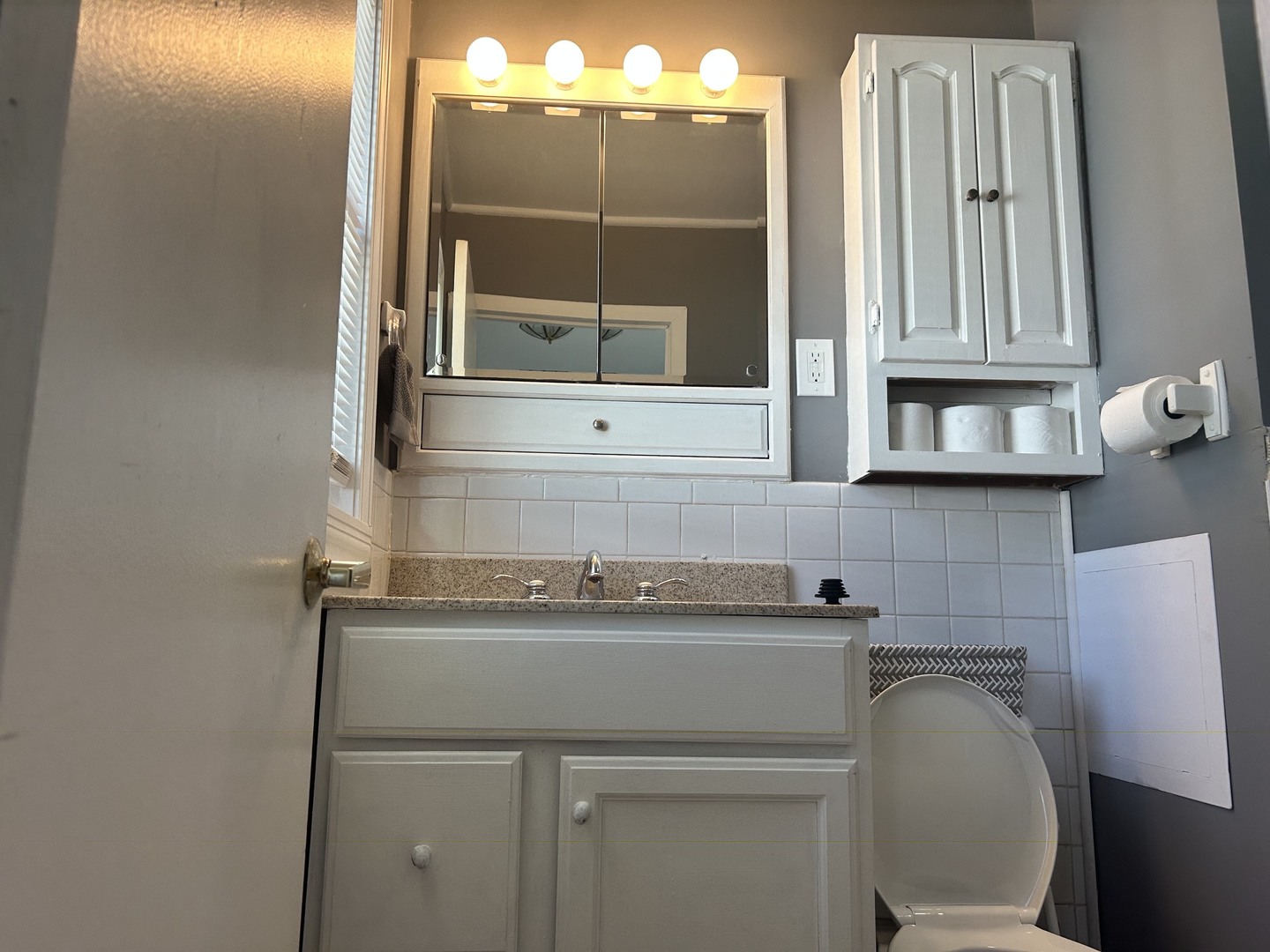 427 Kenyon Avenue Property Photo 23