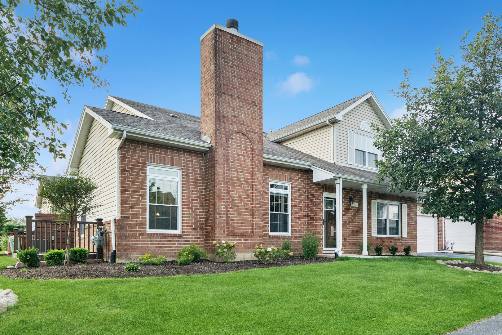 9765 Cambridge Circle Property Photo 1