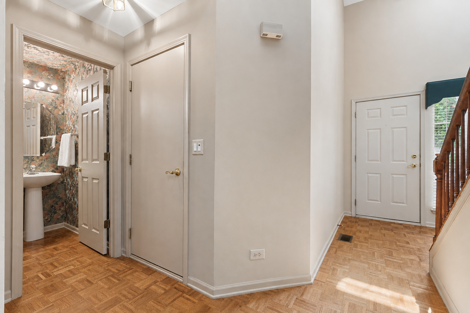 2752 Whitlock Drive Property Photo 3