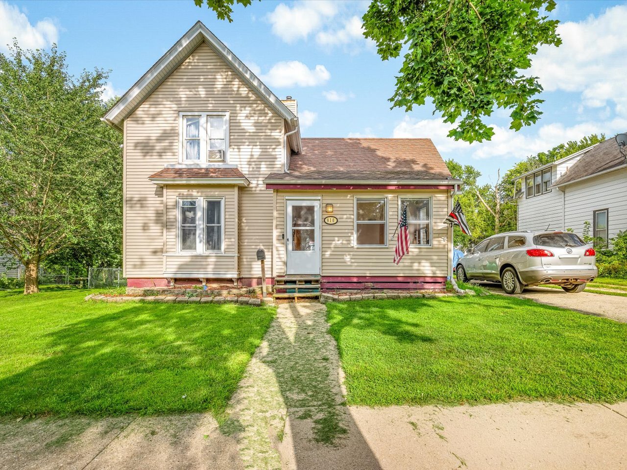 810 Union Avenue Property Photo 1