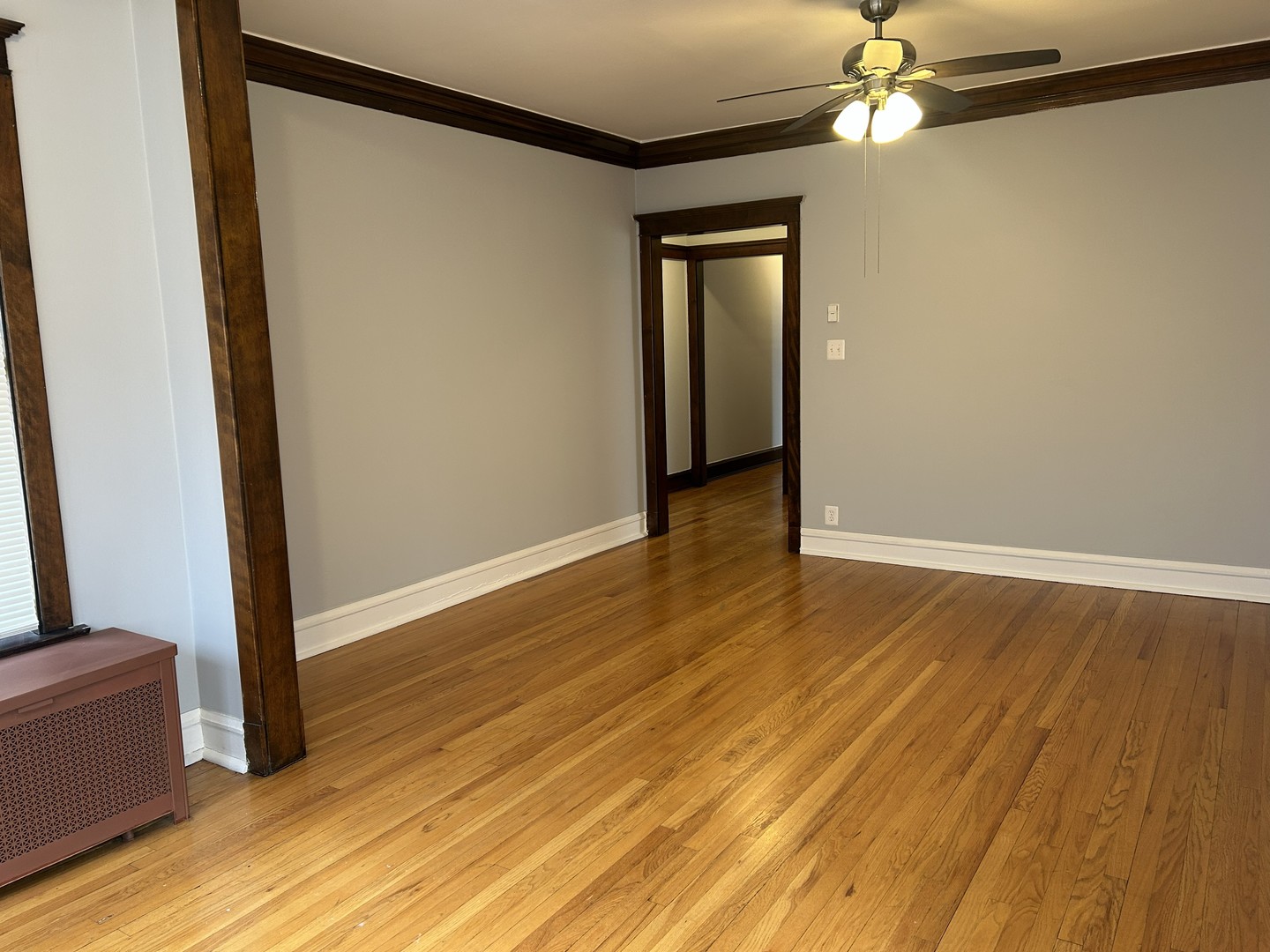 6841 S Dante Avenue Property Photo 5