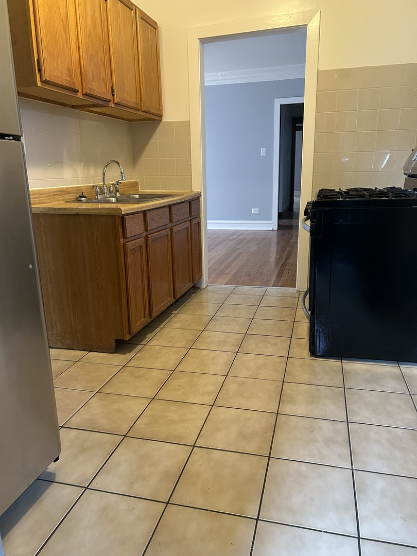6841 S Dante Avenue Property Photo 10