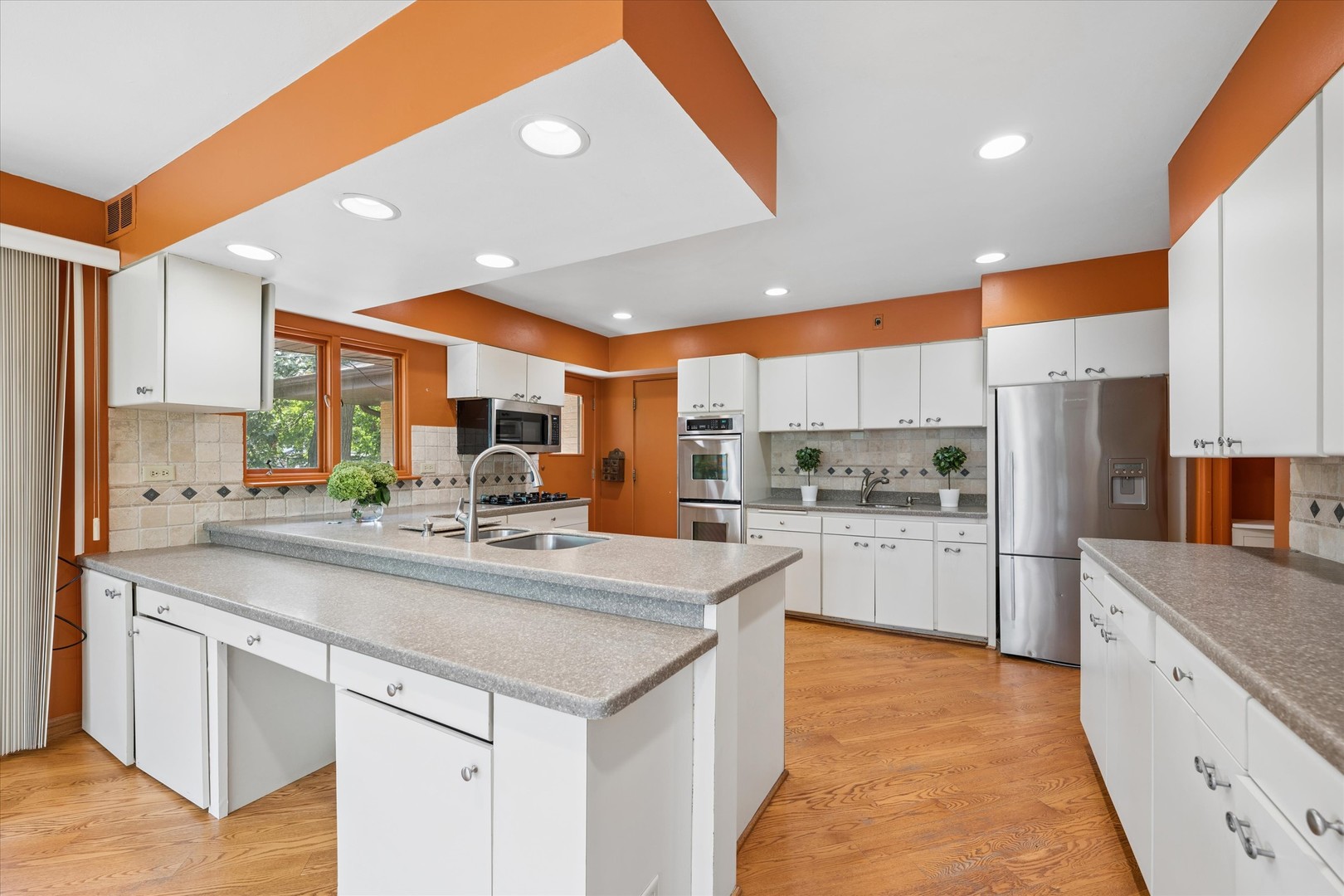 1655 Forest Drive Property Photo 10