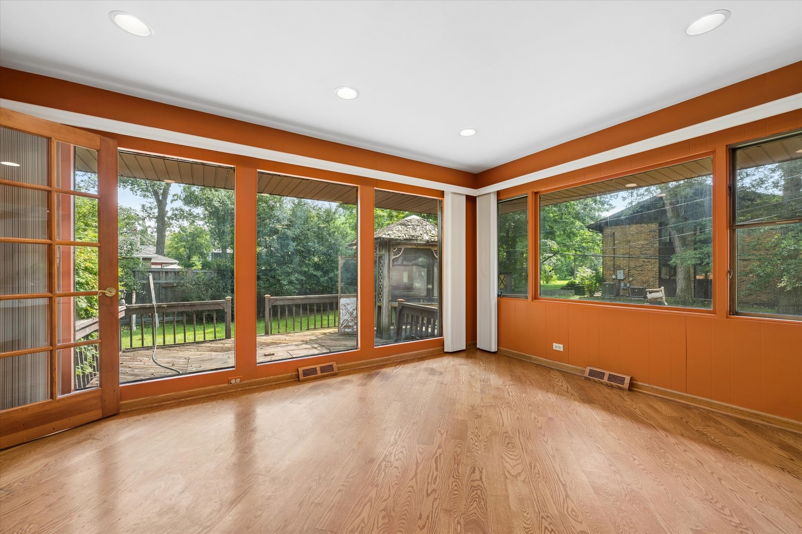 1655 Forest Drive Property Photo 12