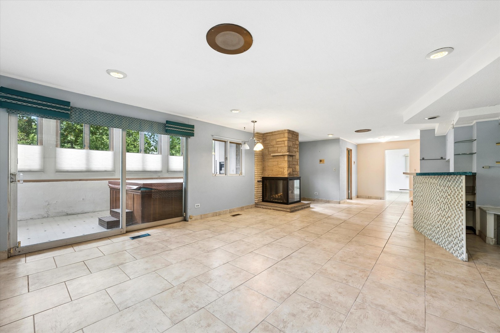 1655 Forest Drive Property Photo 23