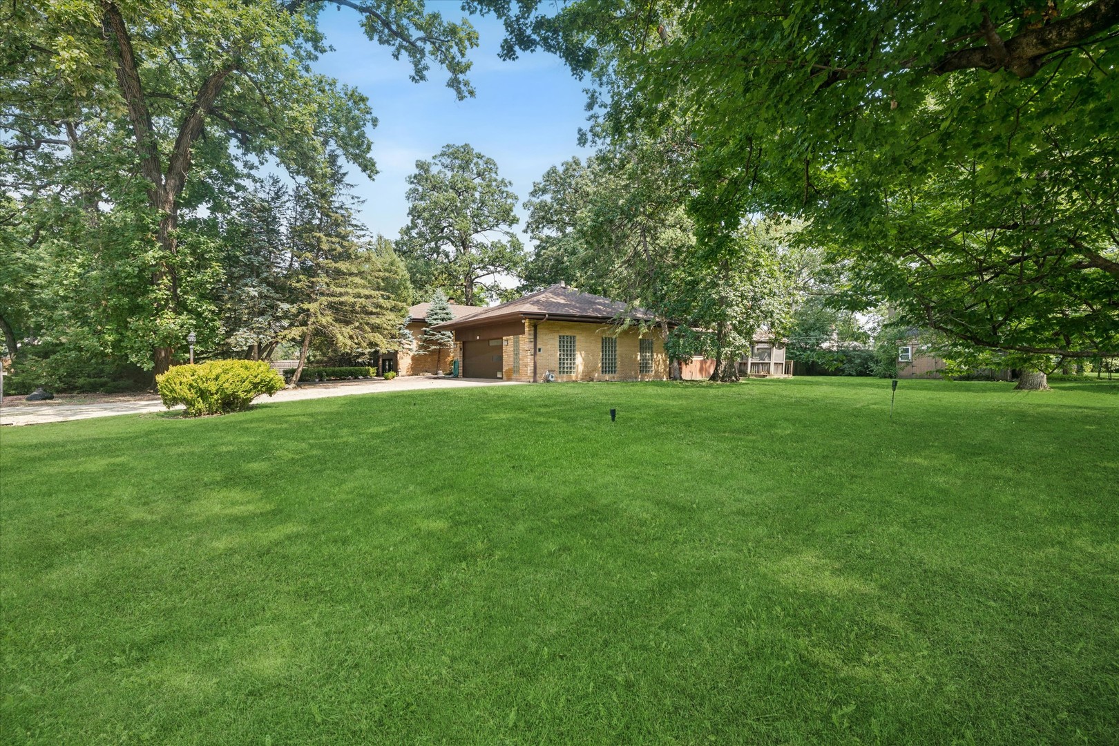 1655 Forest Drive Property Photo 32