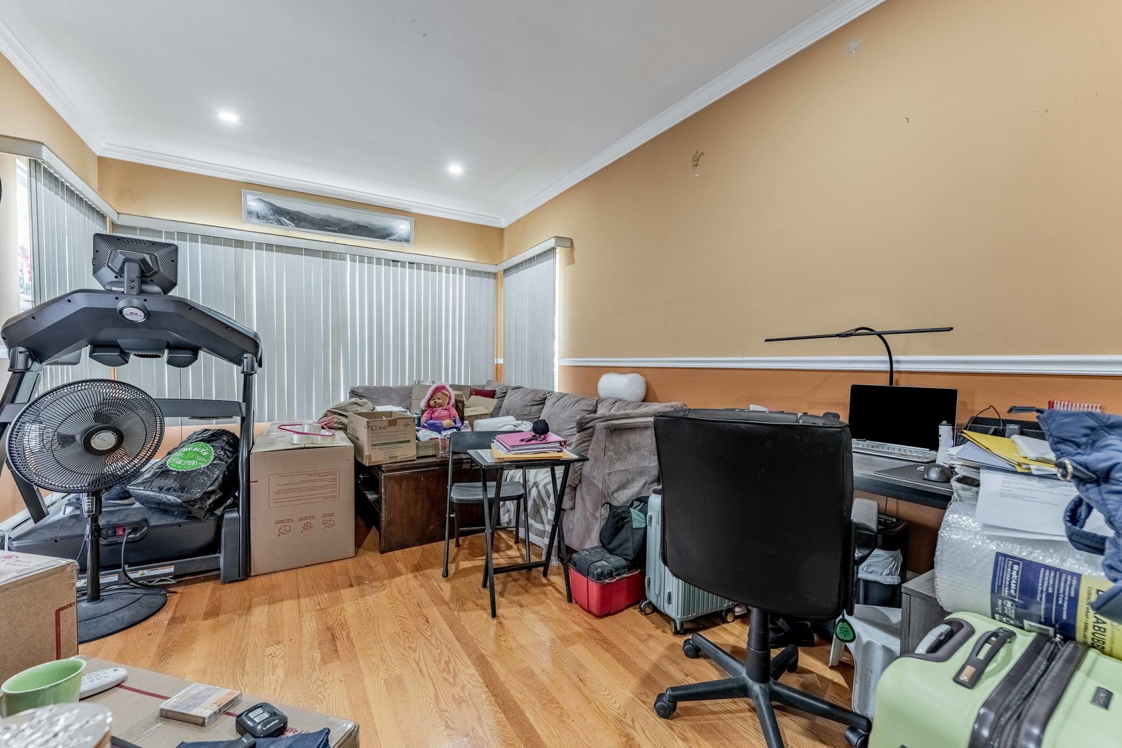 4945 W Wolfram Street Property Photo 4