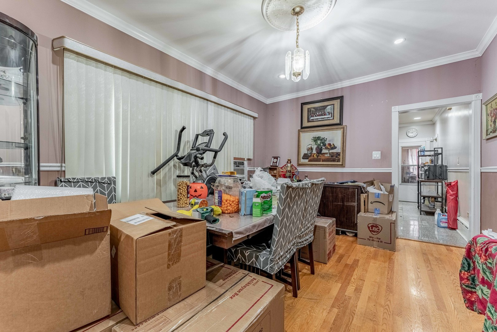 4945 W Wolfram Street Property Photo 6