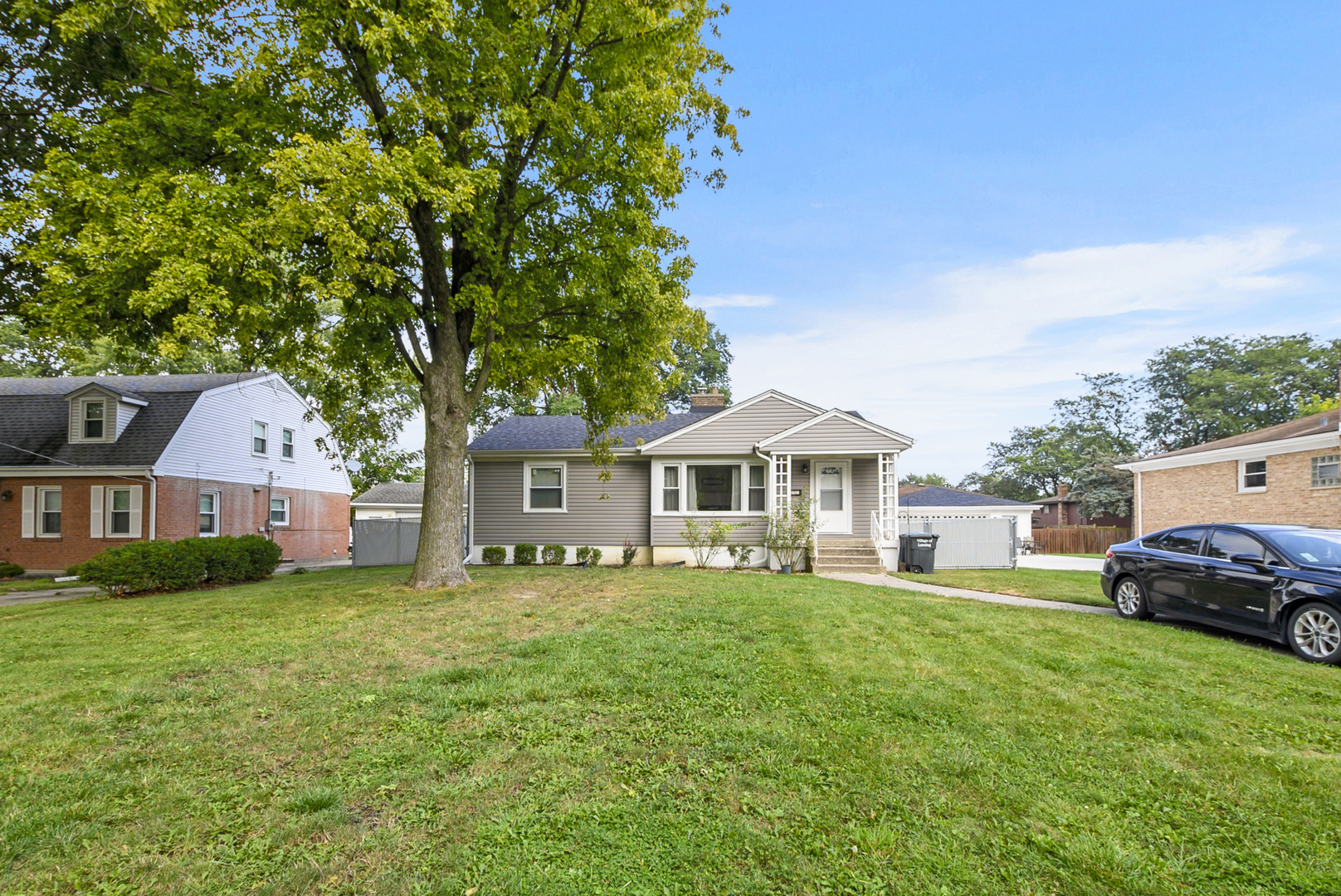 17531 Henry Street Property Photo 2