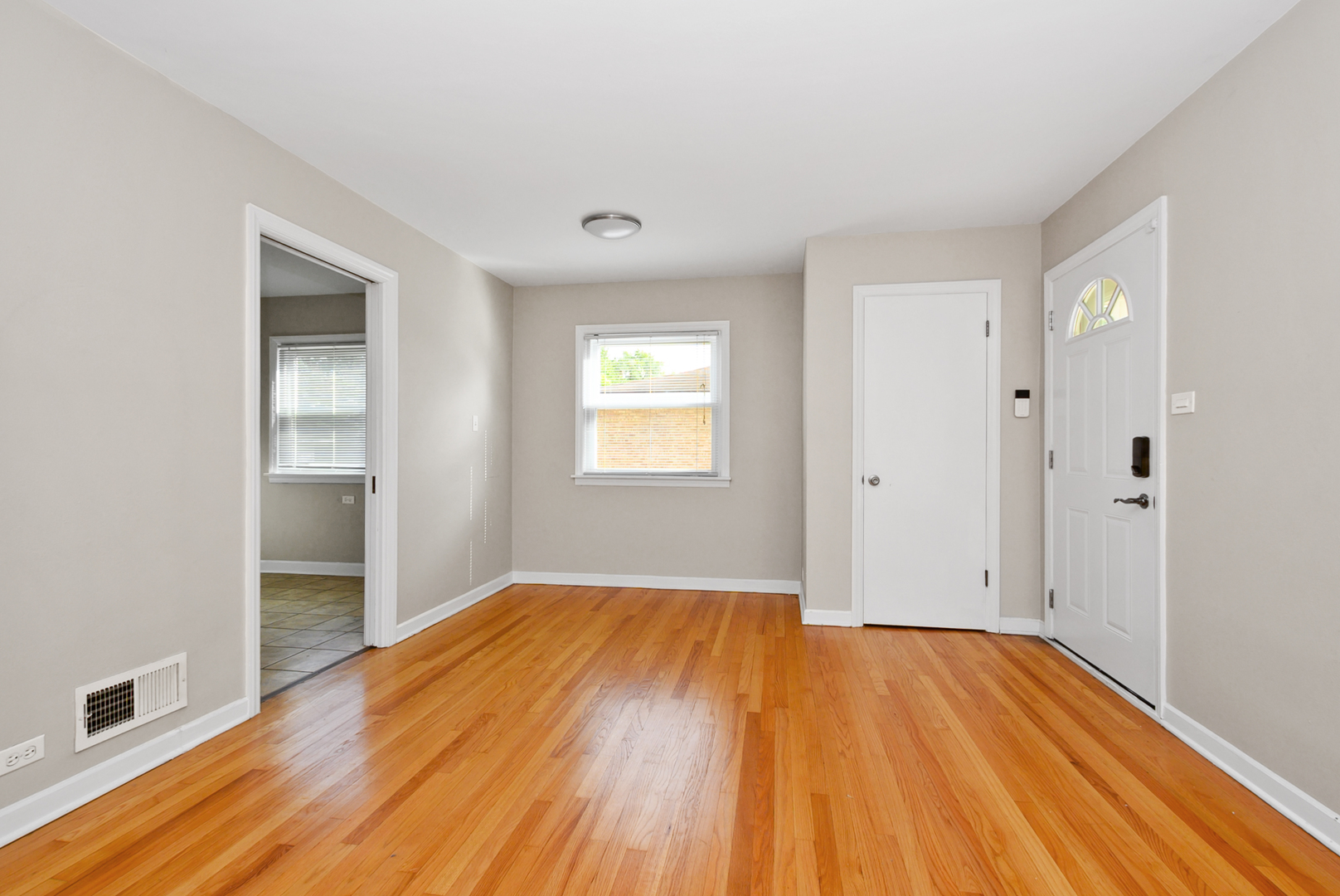 17531 Henry Street Property Photo 5