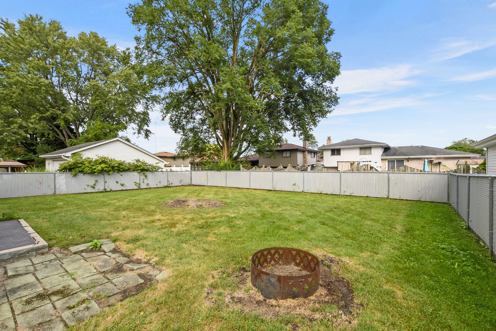 17531 Henry Street Property Photo 19