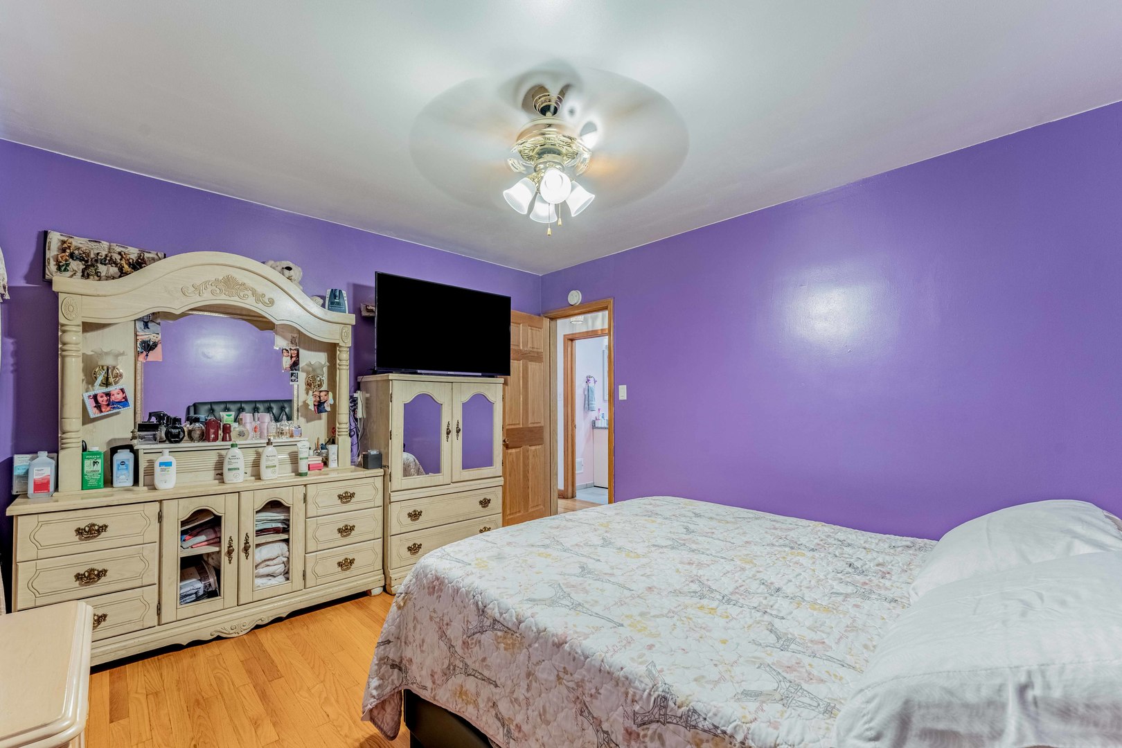 9327 S Avers Avenue Property Photo 15